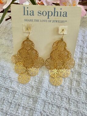 🐼 Lia Sophia Gold Chandelier Earrings